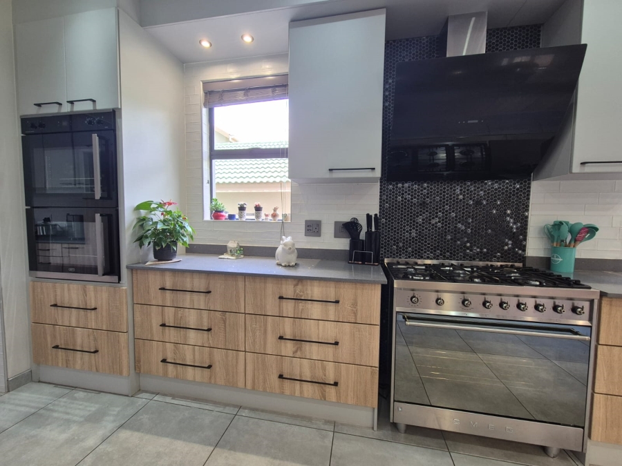 7 Bedroom Property for Sale in Wigwam North West